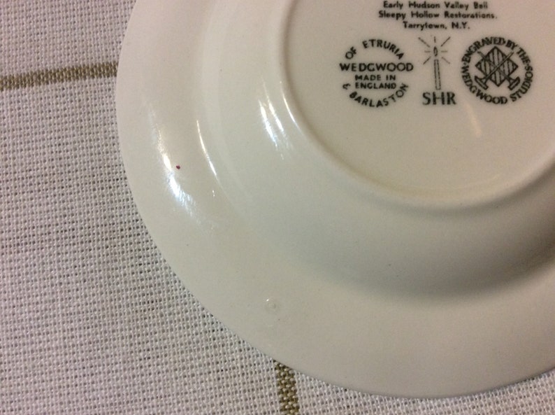 Vintage Wedgewood Early Modern Valley Bell Decrative Ashtray Made In England
