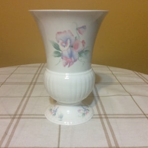 English Country Aynsley Vase Little Sweetheart Fine China 8”