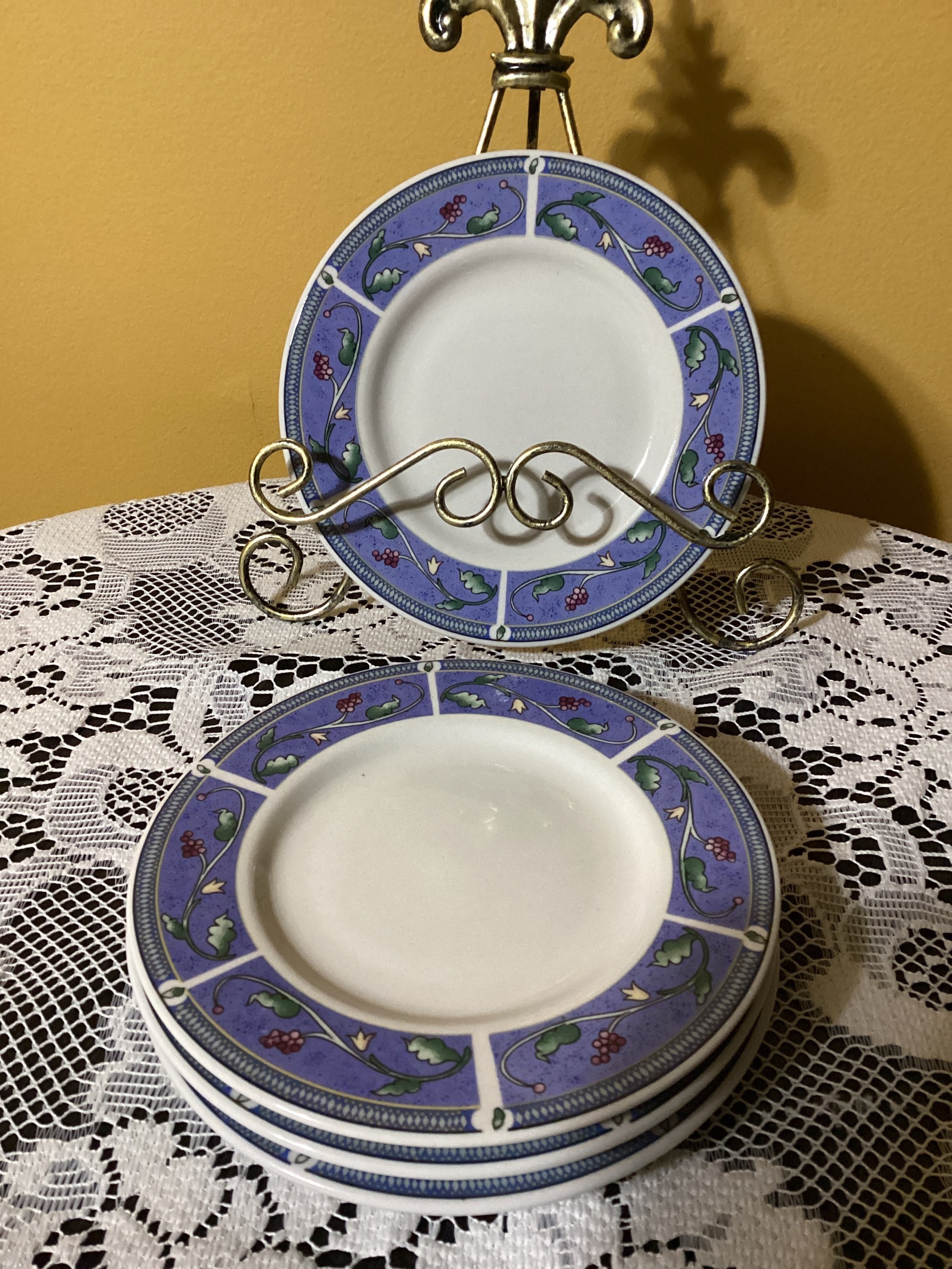 Lot of 4 Majesticware Bread Plates by Sakura Designed by Sue