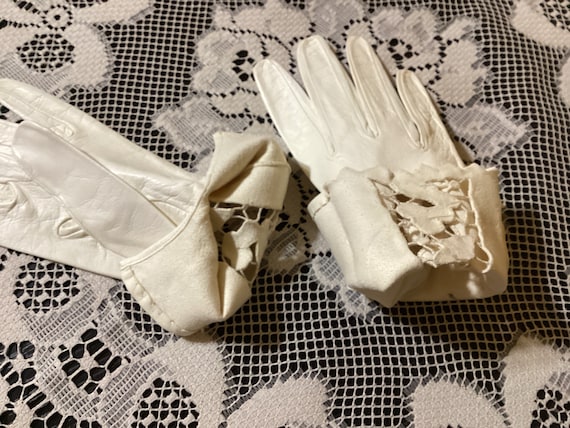 Ladies Vintage White Leather Gloves Size 7 - image 6