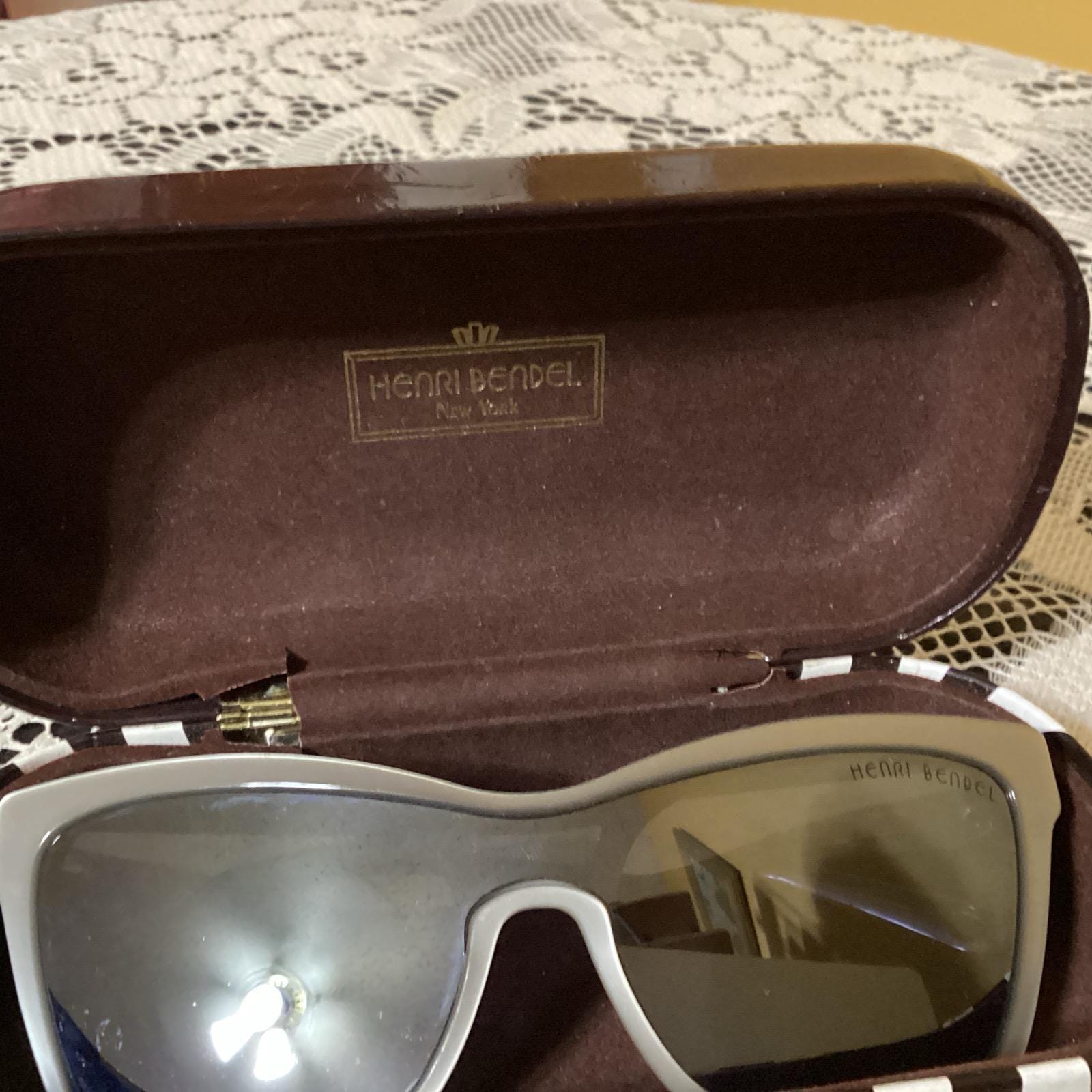 HENRI BENDEL ELENA Sunglasses With Case - Etsy