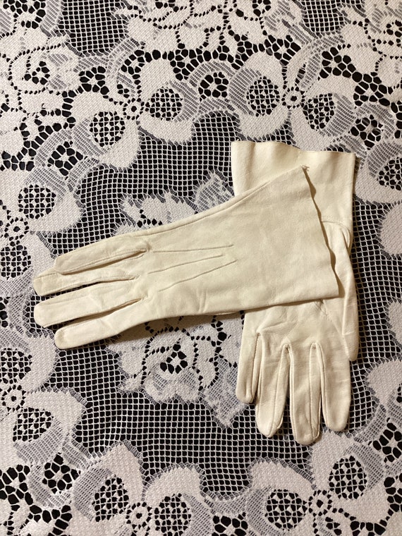 Vintage Lady Washable Doe Leather Gloves Made in … - image 5