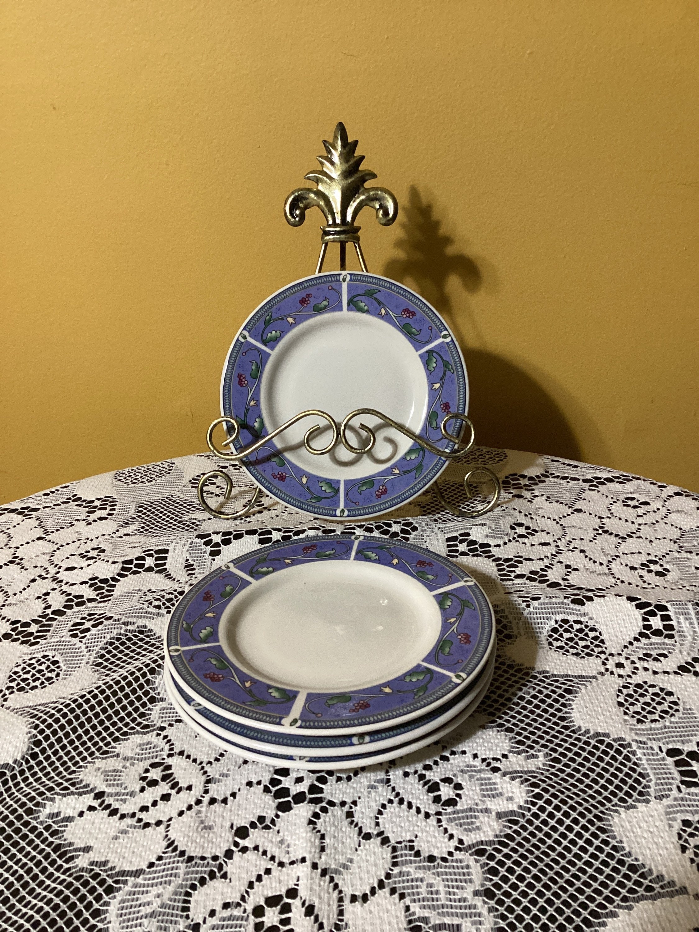 Lot of 4 Majesticware Bread Plates by Sakura Designed by Sue