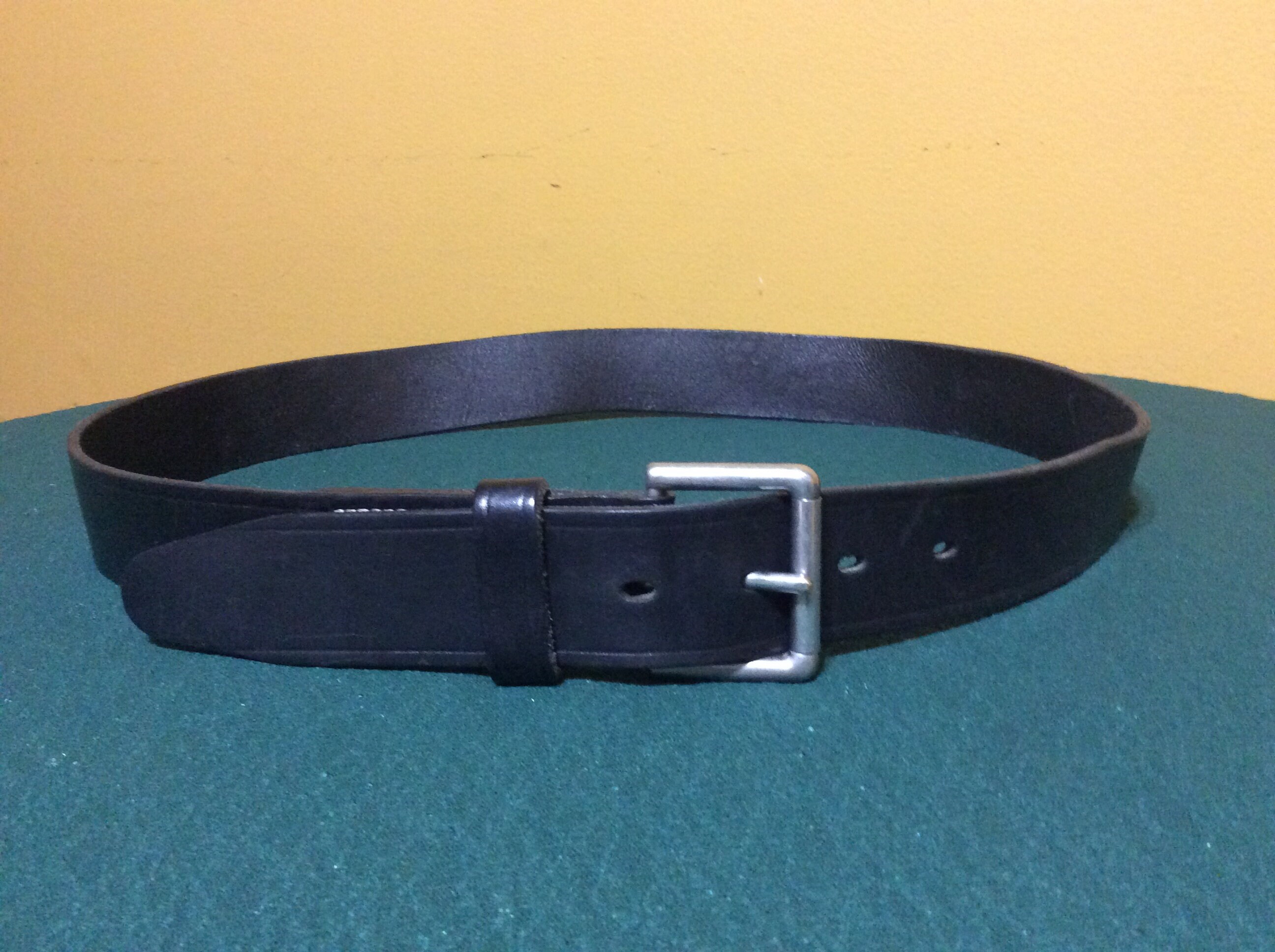 Vintage Banana Republic Leather Belt (size 36) Made in Italy  display picture 2