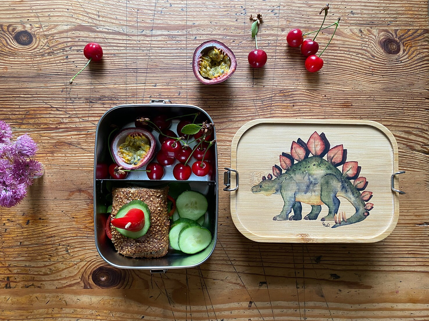 Stainless steel lunch box with Stegosaurus and name option including stainless steel divider