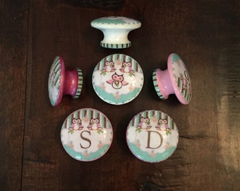 SET OF SIX, 1.5 inch,Monogram, alphabet,pink,mint, white,initial,cabinet knobs,drawer pulls, baby girl nursery