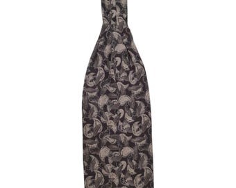 May include: A patterned necktie with a dark brown background and a repeating paisley design in shades of gray and beige. The tie is made of a smooth fabric and is suitable for formal occasions.