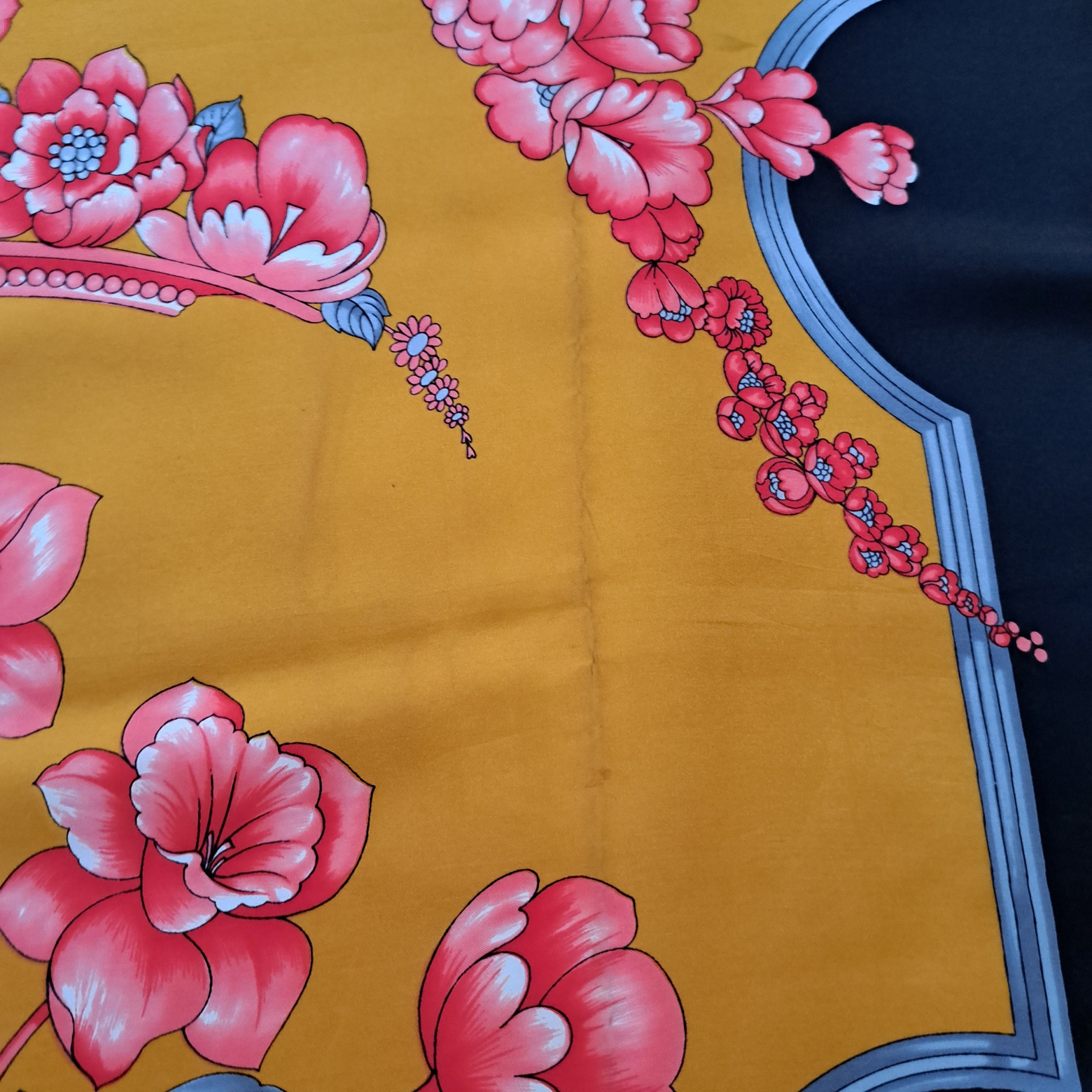 Foulard Vintage Saint Michel En Soie 100% - Motif Carreaux Multicolore - Bon état