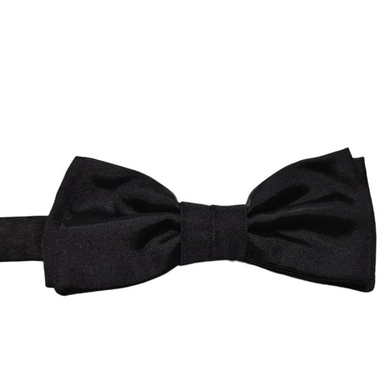 Hugo Boss bow tie in pure silk - image 1