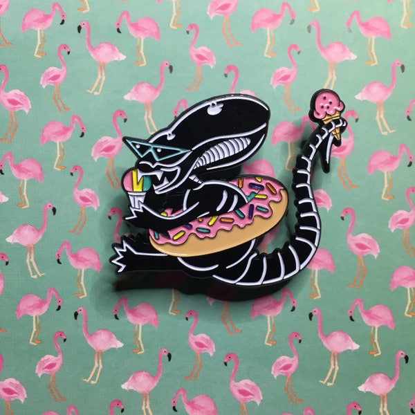 xenomorph on vacation pin