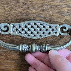 Large Vintage Brass Stationary Handle Drawer Pull, Drawer Handle, Furniture Hardware, Cabinet Pull Salvage Restoration Hardware Furniture