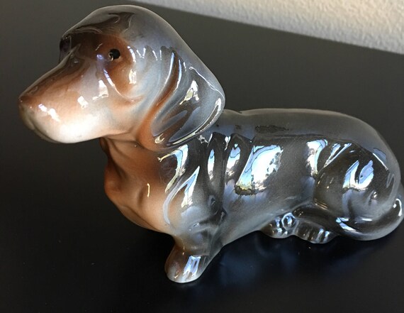 USA Basset Hound Art Dog Limited Edition dog statuette to hang on the wall