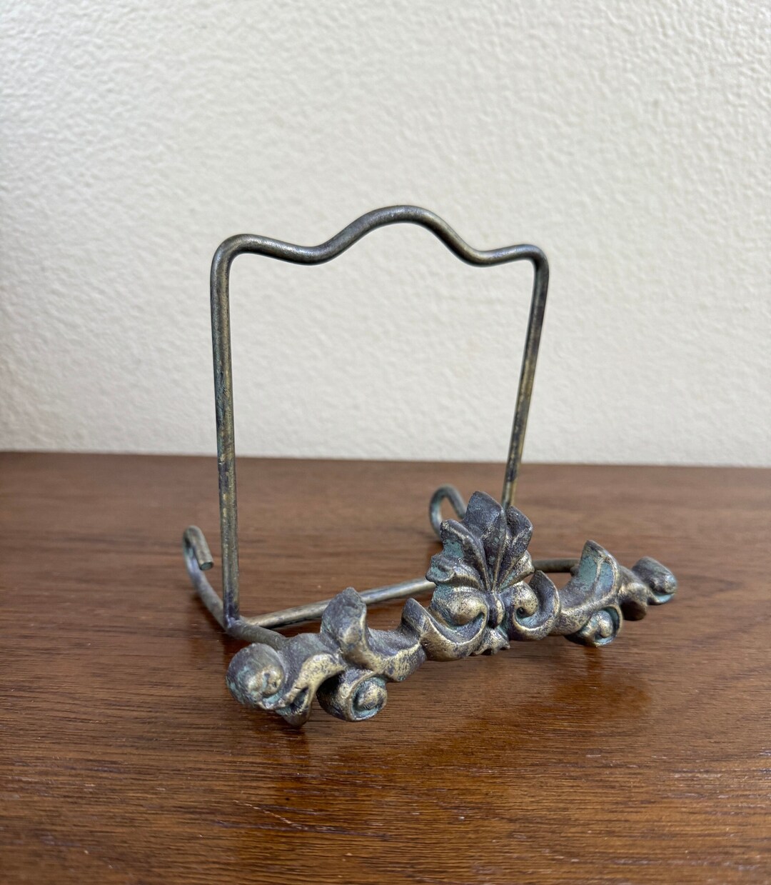 Wenbery 13.8" Fleur-de-Lis Metal Easel Stand - Book, Plate, Picture Frame Display Holder, Bronze Finish
