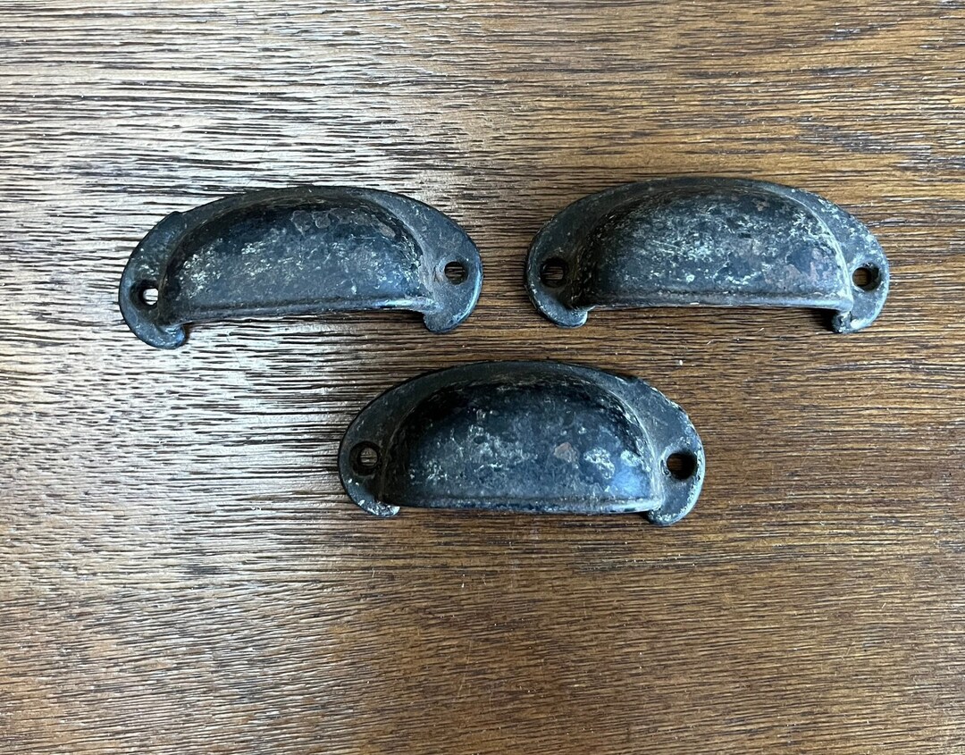 3 Vintage Bin Pulls Iron Metal Drawer Pulls Vintage Rustic Etsy