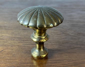 Vintage Solid Brass Metal Lamp Finial, Vintage Lamp Finial, Metal Lamp Finial, Brass Lamp Finial, Lamp Topper, Lamp Finial,