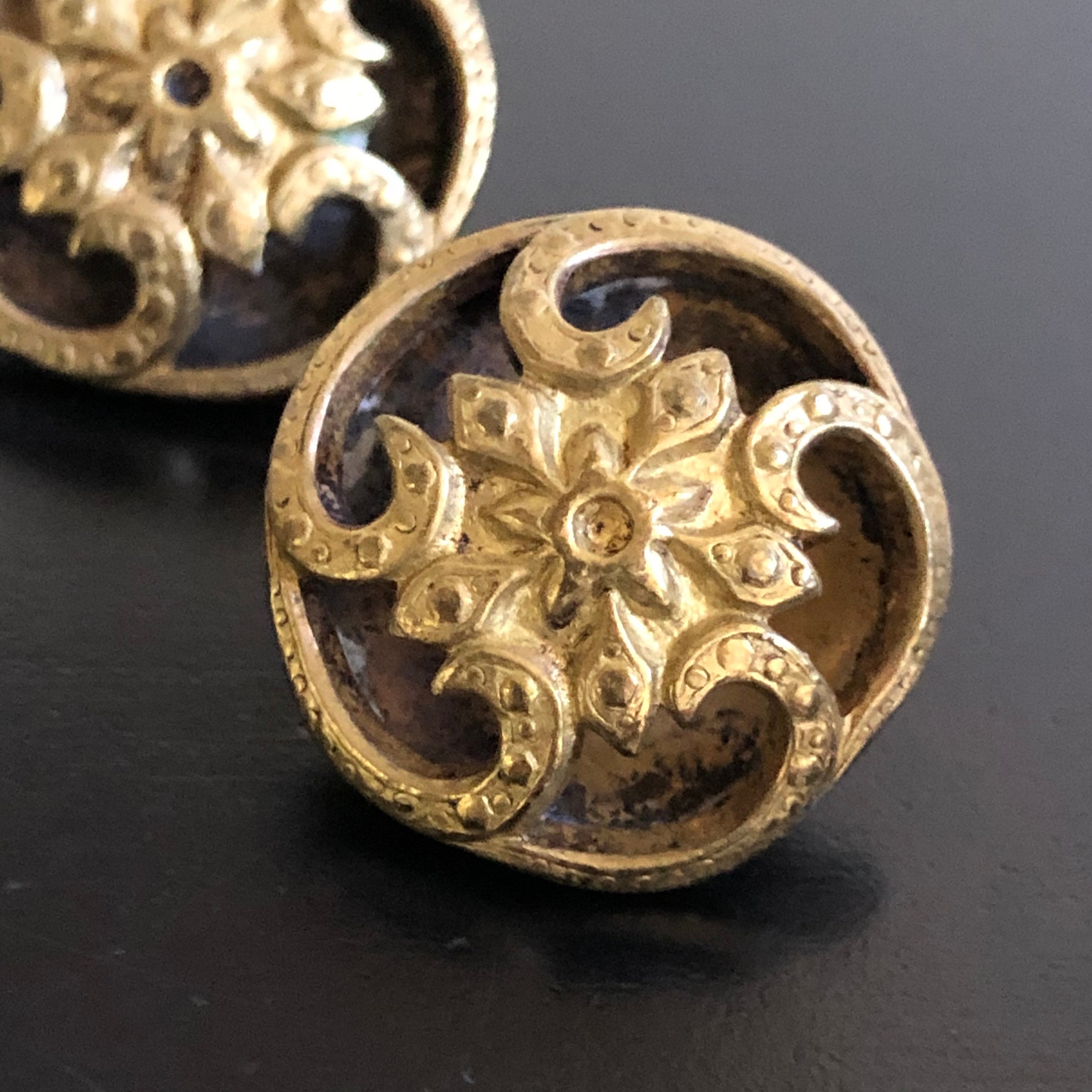 4 Vintage Brass Buttons Brass Buttons Gold Buttons Old Etsy