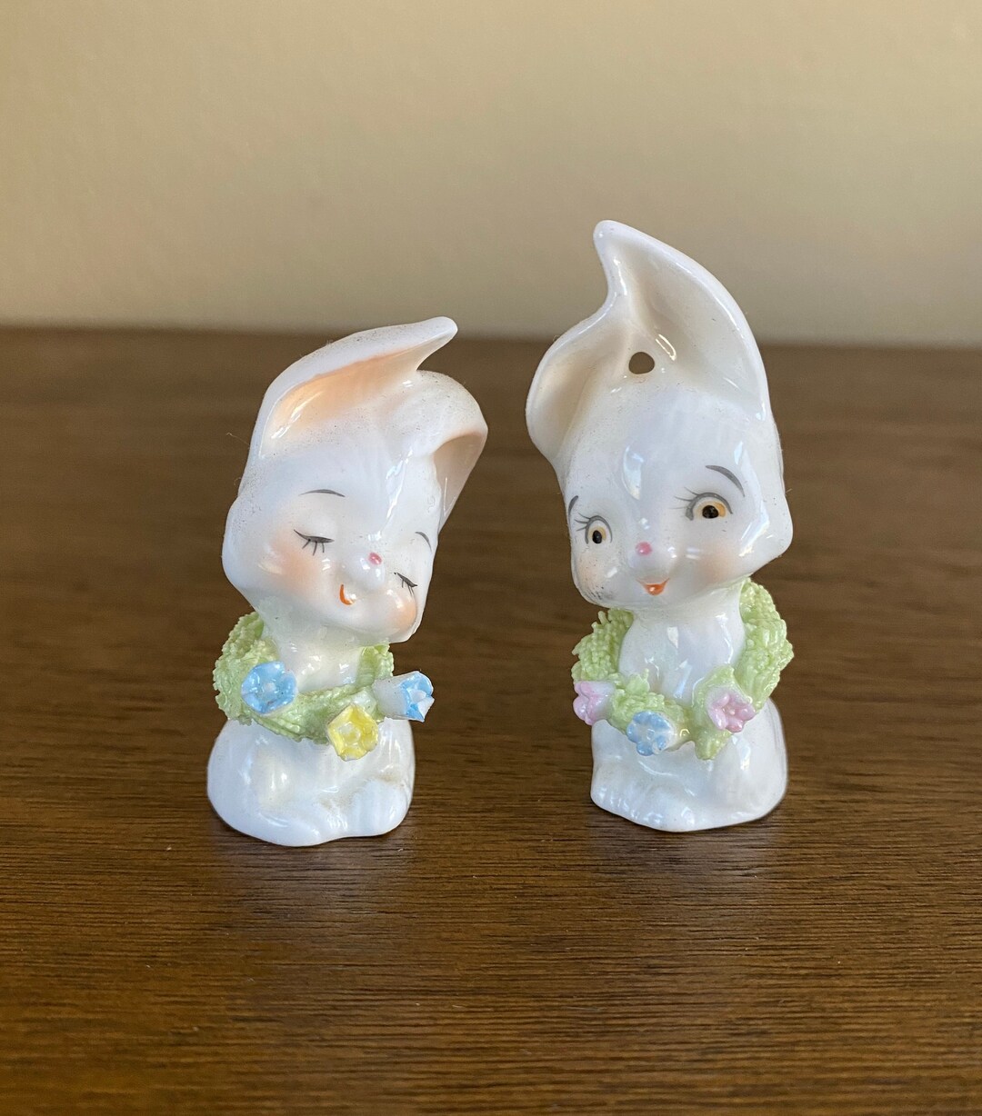 Pair of Small Vintage White Bunny Rabbit Figurines, Rabbit Decor