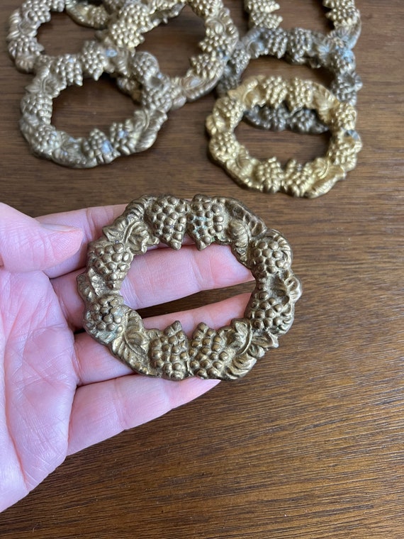 Vintage Brass Grape Ornamental Applique Salvage Embellishment Hardware Decor Home Decor Ormolu
