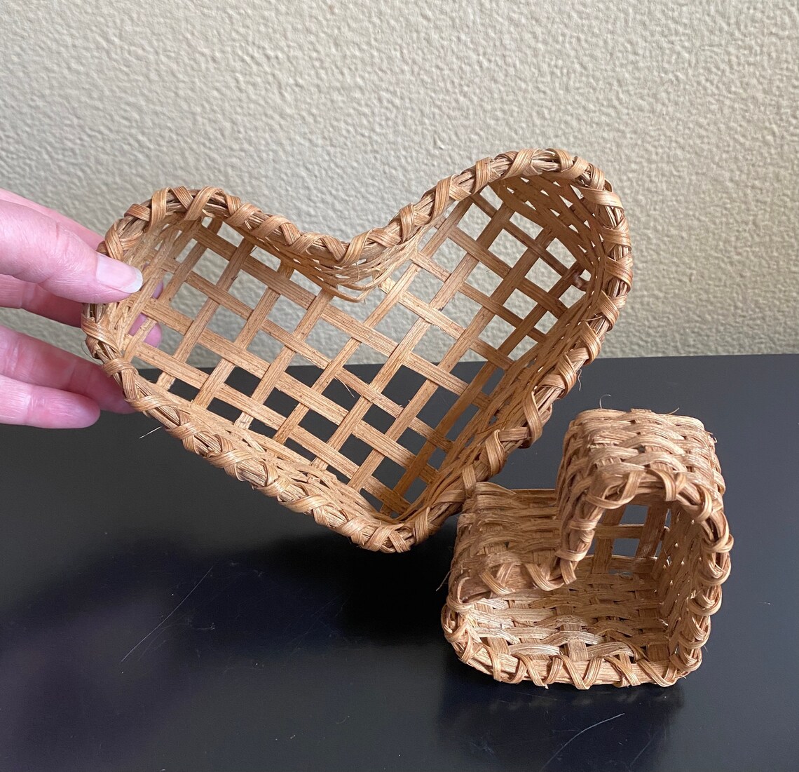 2 Vintage Heart Shape Woven Baskets Heart Basket Vintage Etsy