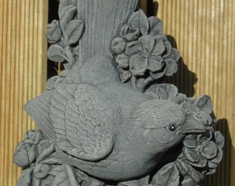 Blackbird Stone Garden Wall Plaque: Hand Cast Bird Ornament
