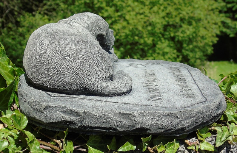 Stone Dog Memorial Garden Ornament: Pet Grave Marker bild 8