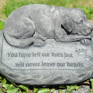 Stone Dog Memorial Garden Ornament: Pet Grave Marker bild 2