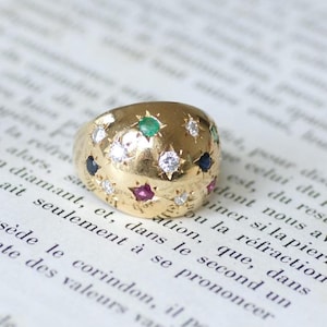 Anillo Retro Constellation Ball con zafiro, esmeralda, rubí y diamante en oro amarillo