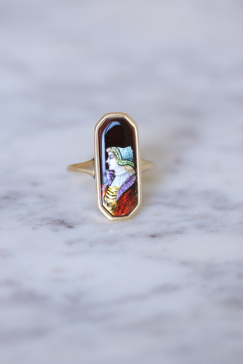 French victorian Portrait ring in gold with enamel of Limoges