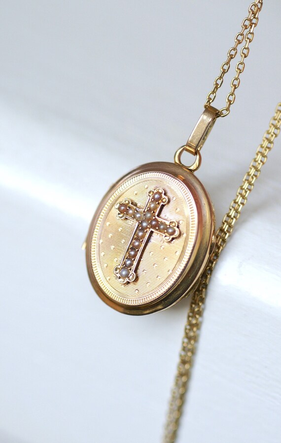 Pendentif médaillon ancien en or, émail noir, perle fine, diamants– Galerie Pénélope