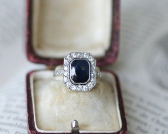 Art Deco Sapphire Ring 1.80 Cts and diamonds