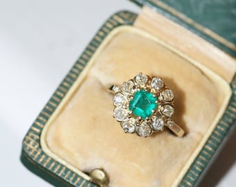 Bague marguerite émeraude de Clombie et diamants