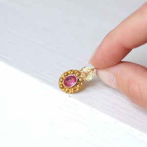 Mono antique gold and pink stone earring