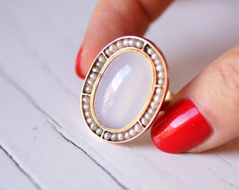 Antique pink gold adularescent blue gray chalcedony ring set with pearls, 19th century, France