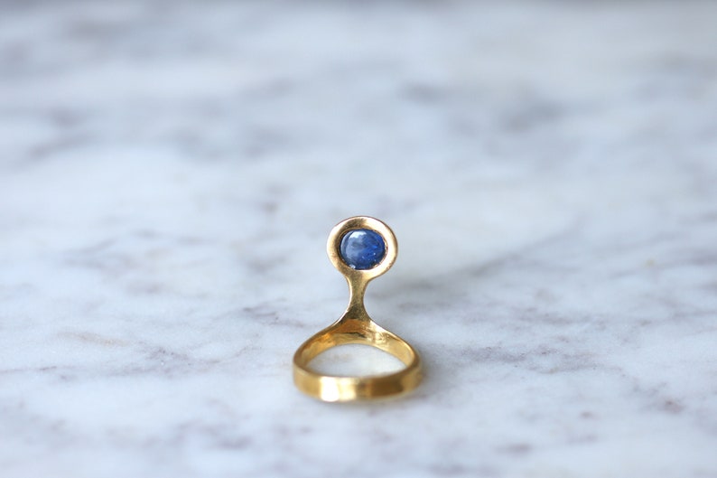Vintage Burmese Sapphire Ring on Gold by Costanza image 8