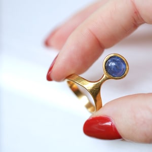 Vintage Burmese Sapphire Ring on Gold by Costanza image 1