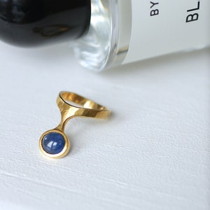 Vintage Burmese Sapphire Ring on Gold by Costanza image 5