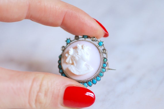 Round brooch in silver, pink shell cameo, turquoi… - image 5