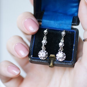 Art-Deco-Schläferohrringe aus Weißgold und Diamanten