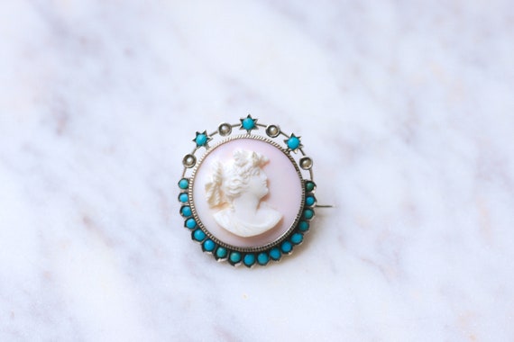 Round brooch in silver, pink shell cameo, turquoi… - image 2