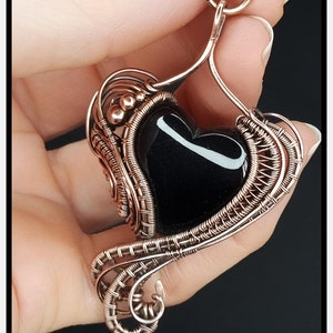 Tutoriel sur le pendentif coeur Cahlie. Tutoriel pdf sur l'emballage métallique, téléchargez-le instantanément et commencez à fabriquer tout de suite. Modèle Kelly Jones. image 9