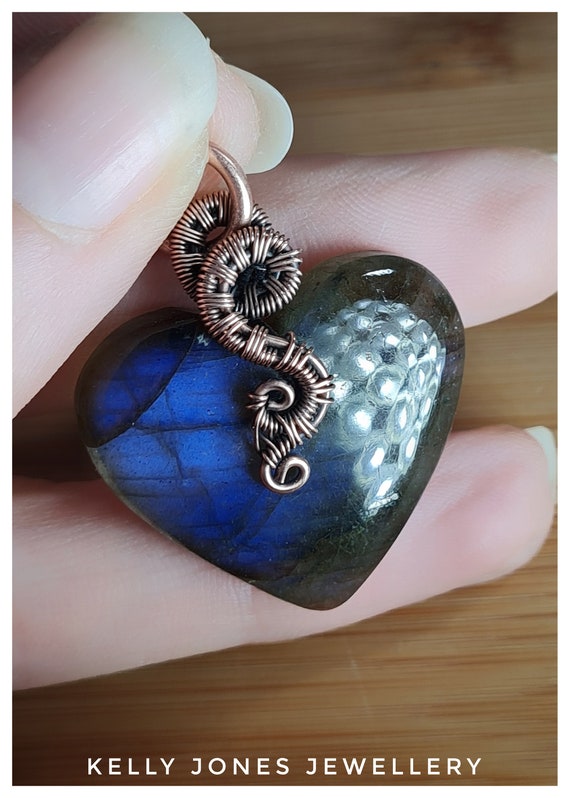This Wire Wrap Tutorial anne is for a Front Drilled Stone and is