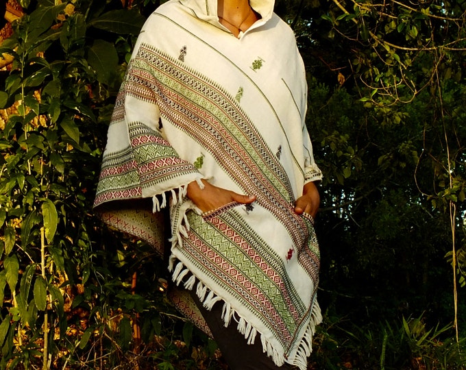 HODDI Handmade White Poncho with Hood Cashmere and Acrylic Wool, Earthy Tribal Pattern Festival AJJAYA Bohemian Primitive Mexican pockets
