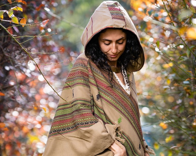 HODDI Womens Hooded Poncho Desert Sand Cashmere and Acrylic Wool Hood Pockets Earthy Tribal Pattern Festival AJJAYA Mexican Primitive