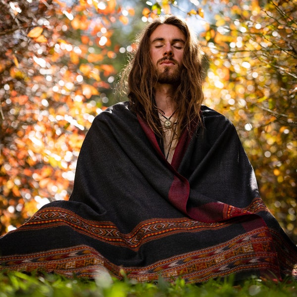 SAMADHI Châle de prière de méditation gris foncé confortable, mélange de laine de cachemire et de laine acrylique, broderie tribale tibétaine Lahsa Zen AJJAYA