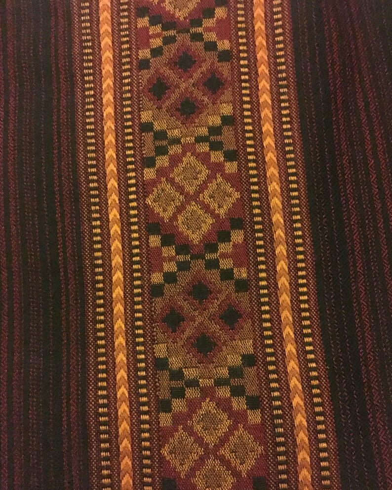 JHANA Couverture châle de prière de méditation confortable rouge cramoisi laine de yak et laine acrylique tibétaine hiver tribal celtique broderie zen AJJAYA image 8