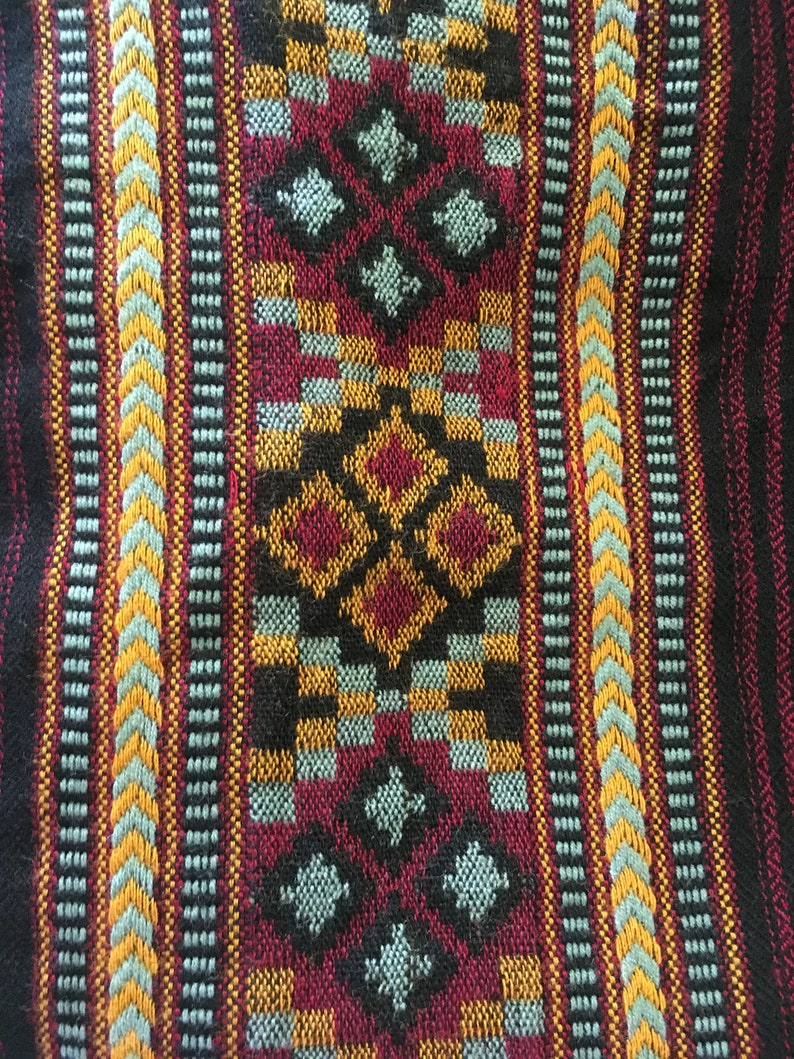 JHANA Meditation Prayer Shawl Blanket Cosy Red Crimson Cashmere Yak Wool and Acrylic Wool Tibetan Winter Tribal Celtic Embroidery Zen AJJAYA zdjęcie 7