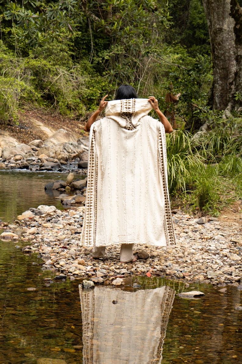 AKKAD Poncho Beige Handmade Ceremonial Hooded Hood Pockets Vegan Cotton Block Printed Tribal Patterns Naturally Dyed Festival Viking AJJAYA zdjęcie 3