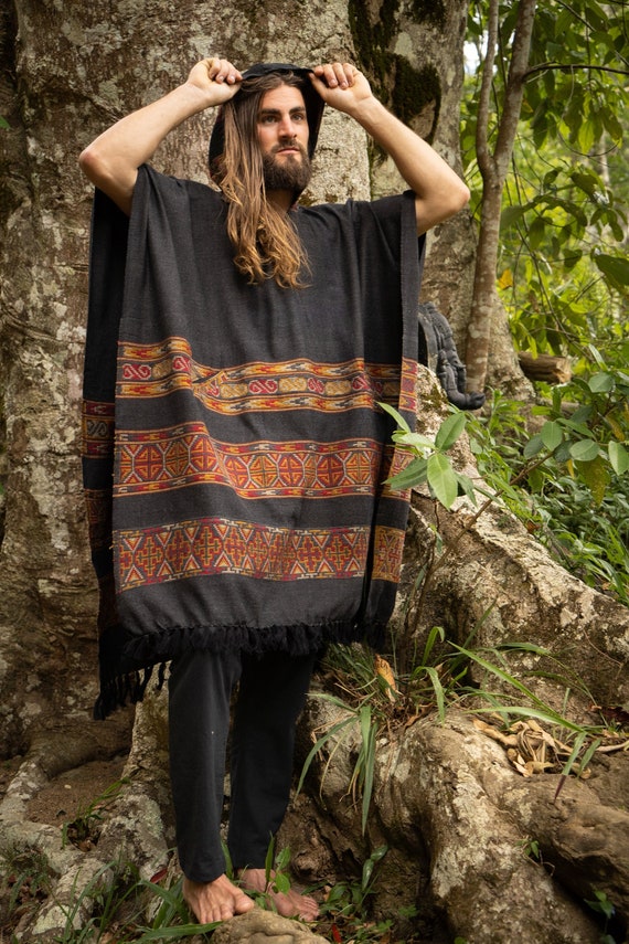 Poncho con capucha para hombre Bordado tribal largo de lana de cachemir  gris oscuro, capucha grande, bolsillos, hippie, primitivo, gitano, festival  boho AJJAYA -  México