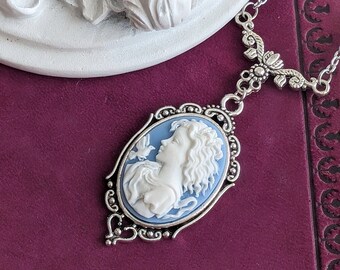 Handgefertigte Blue & White Lady Cameo Halskette, Handgefertigter Statement Schmuck, Viktorianisch Inspiriertes Accessoire, Einzigartiges Geschenk für Sie