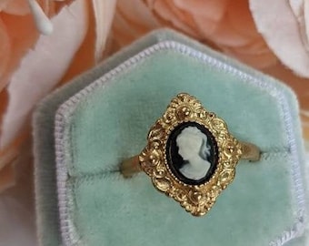 Cameo Ring, Victorian Cameo Ring, Antique Replica Cameo Jewelry, Vintage Style Jewelry Gift, Historical Jewelry, Adjustable Ring